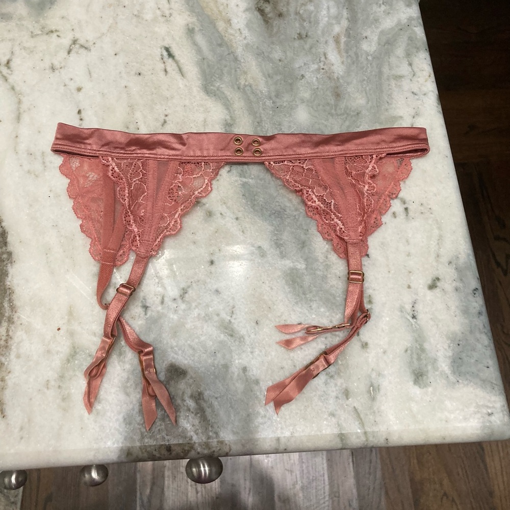 Victoria’s Secret Pink Garter Belt XS/S NWOT